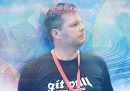 Change Data Capture Pipelines with Debezium and Kafka Streams